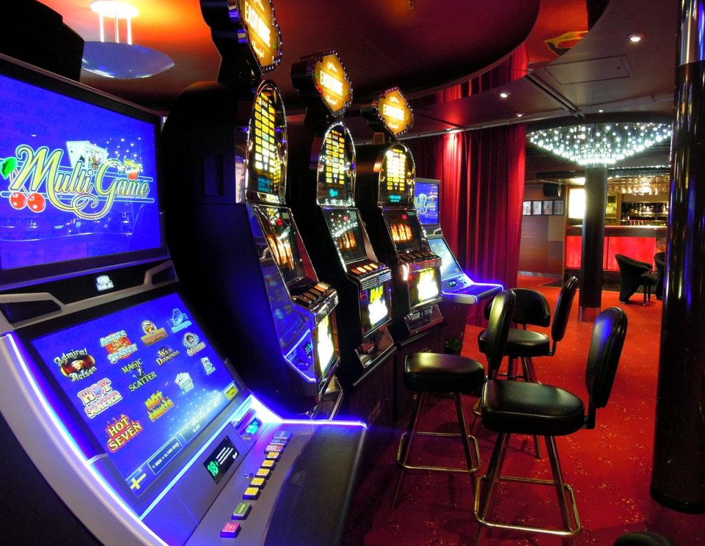 casino, slot machines, excitement-2336610.jpg